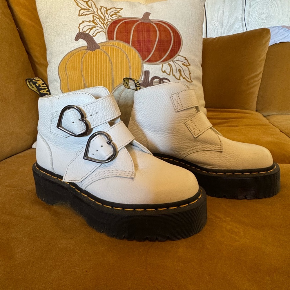 DEVON WHITE HEART LEATHER PLATFORM BOOTS